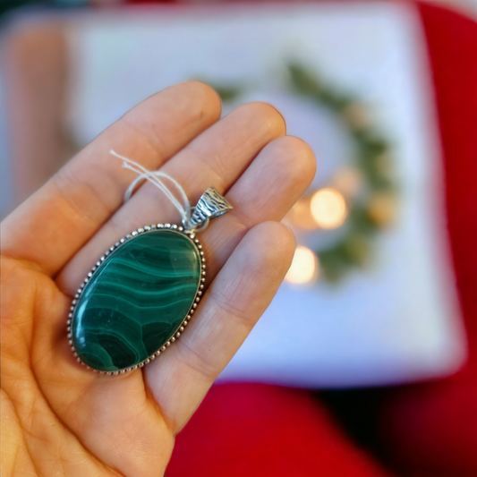 Äkta Malakithänge, Nyhet