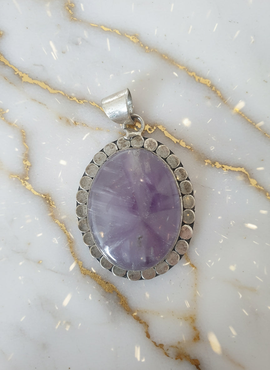 Ametist kristall hĂ€nge, Ljusa lugnet đâšïž