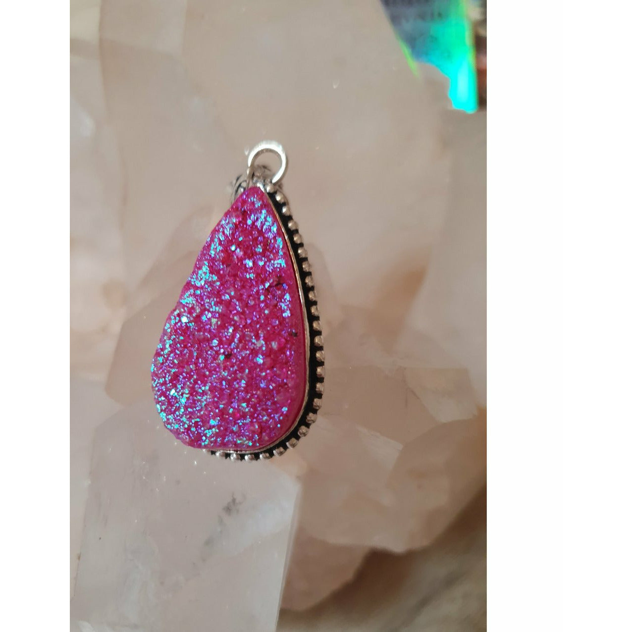 Aura druzy hänge rosa