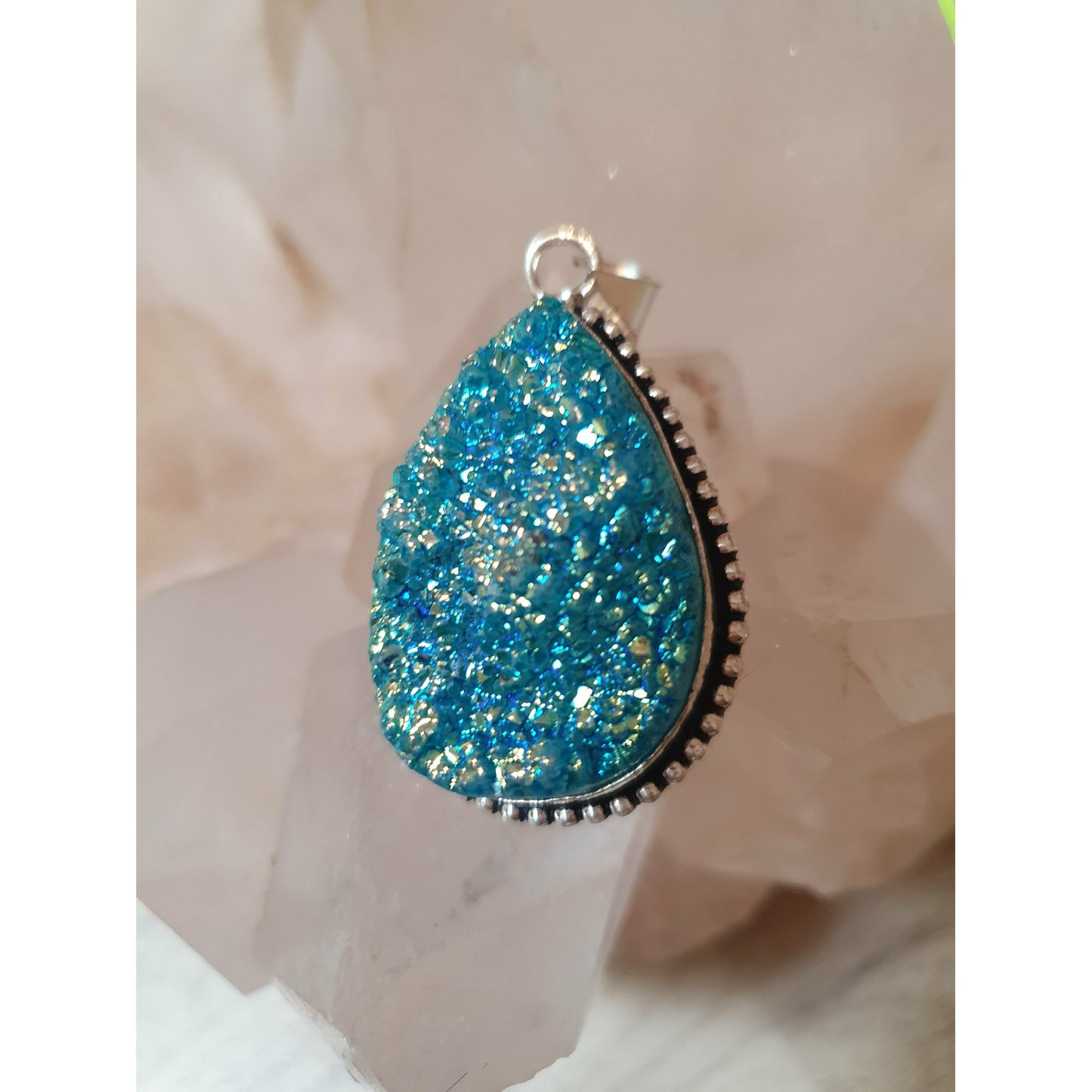 Aura druzy hänge blå Divine Blue
