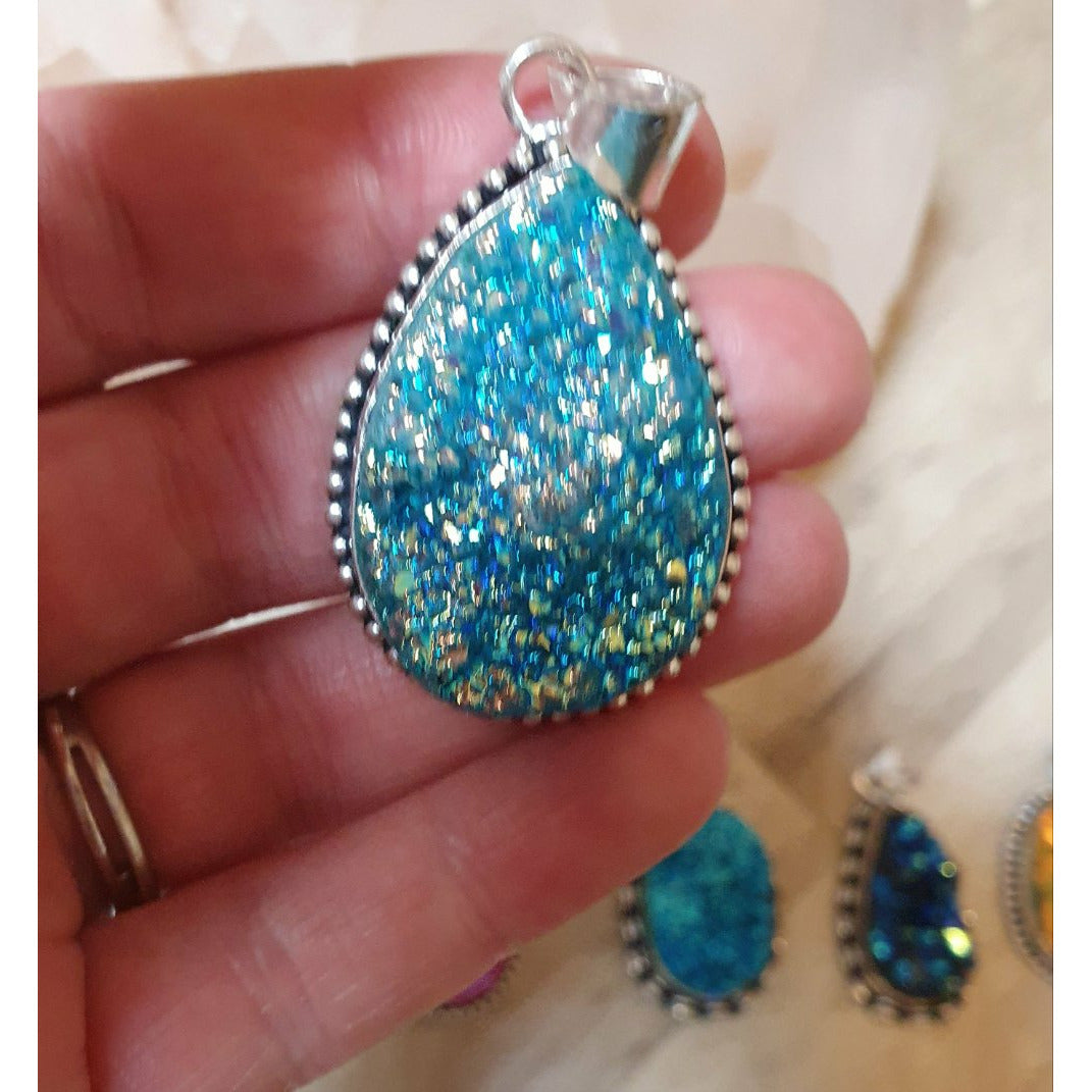 Aura druzy hänge blå Divine Blue