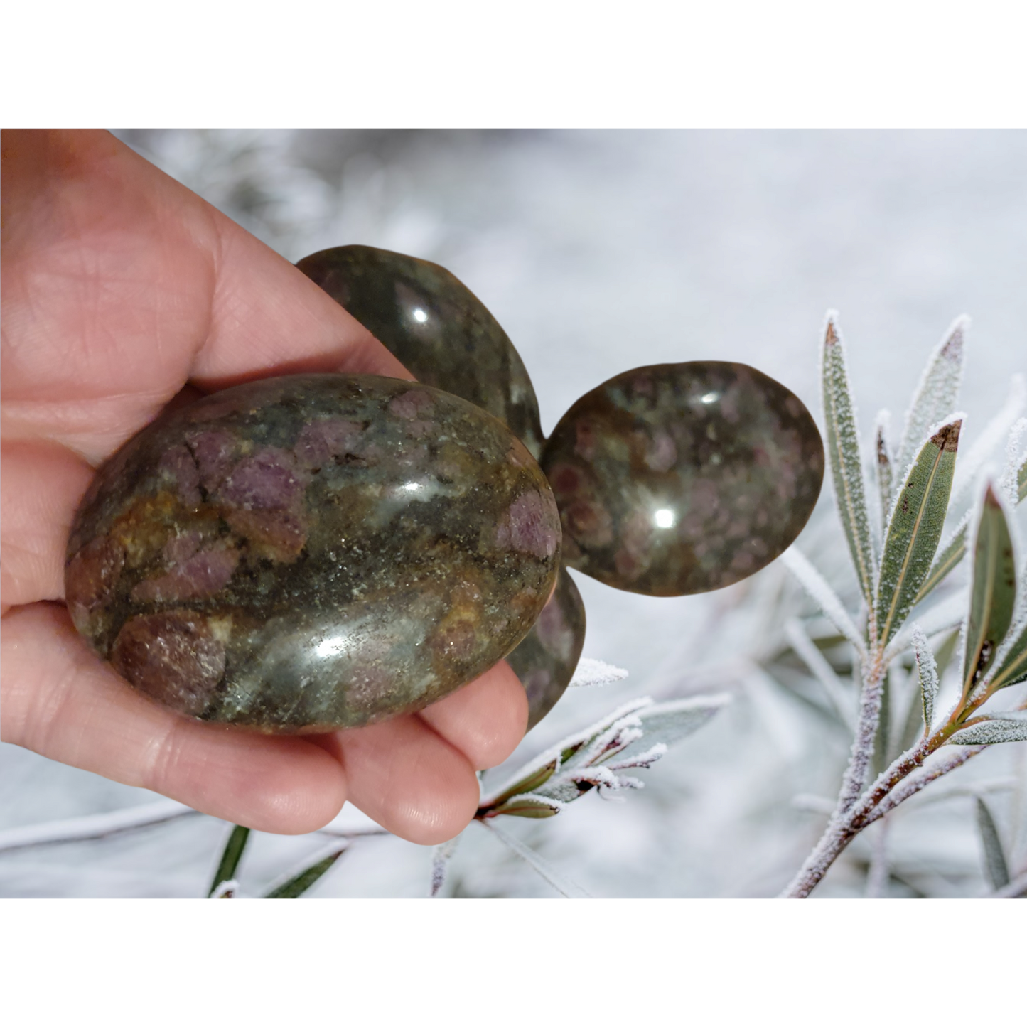 Rubin i korundum handsten