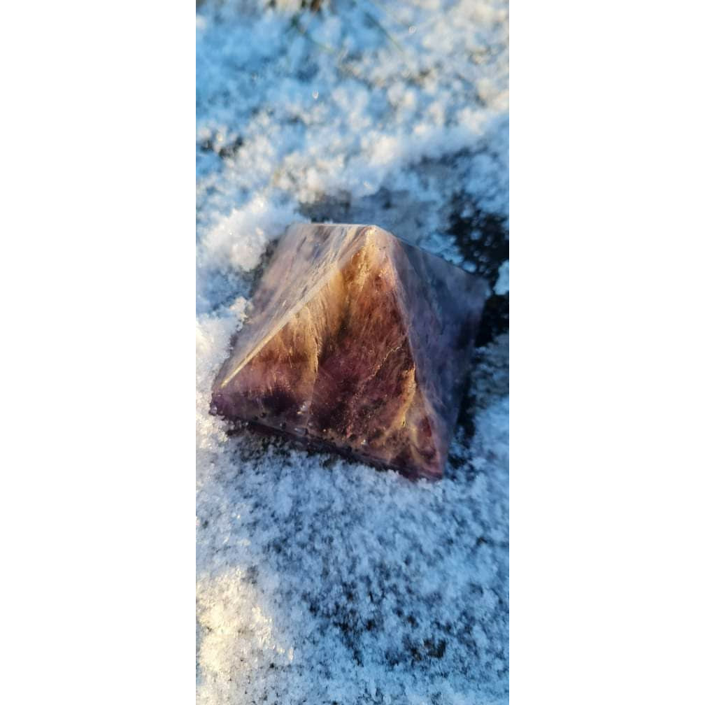 Fantastisk dröm ametist pyramid