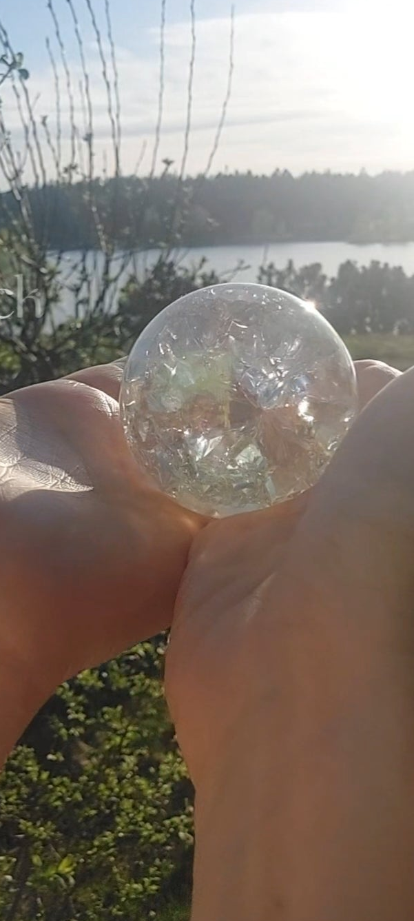 Angel Aura krackelerad bergkristall klot, A++ Nyhet